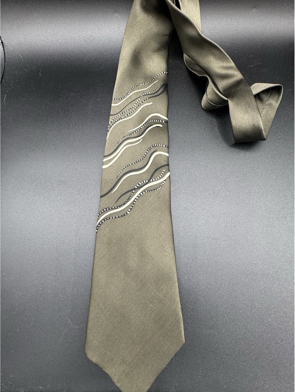 Vintage Roffe Accessories 100% Silk Handmade Tie Olive Abstract Wave Extra Long